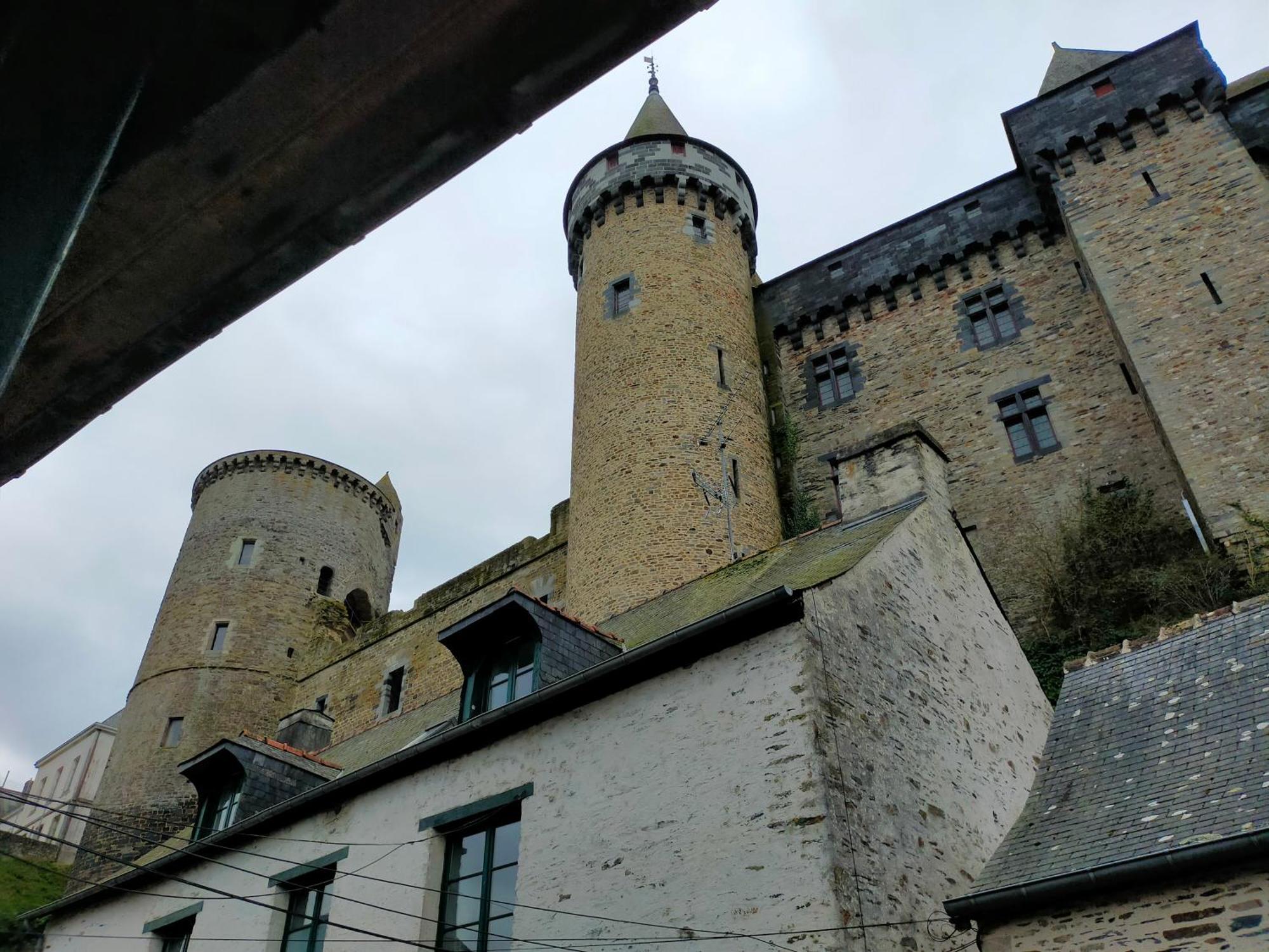 T2 Entre Riviere Et Chateau Centre Vitre エクステリア 写真